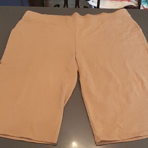 D&Co Active Tan Capris
